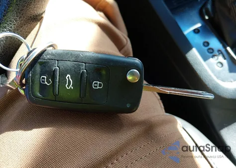 2014 Volkswagen Jetta 1.8T Se from USA, damaged, VIN 3VWD17AJ2EM370124